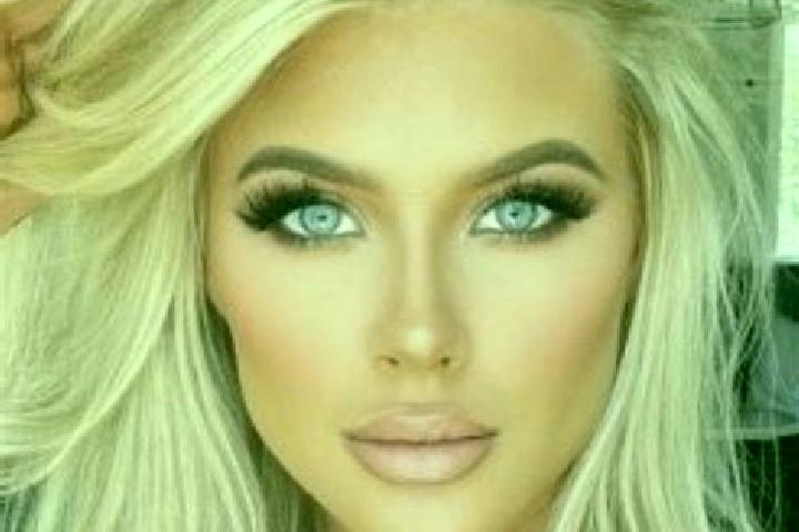 Penelope, 29, a platinum blonde amber-eyed latina companion based in Normandy. Offering Striptease, Erotic Massage, BDSM, Tantra, 69. Available for incall an...