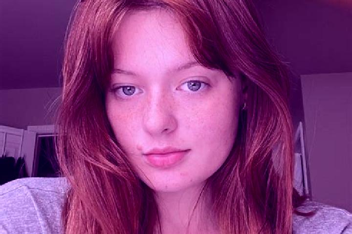 Penelope, 29, a red green-eyed mixed companion based in Casatejada. Offering GFE, Deep French Kissing, Massage. Available for incall and outcall, overnight b...