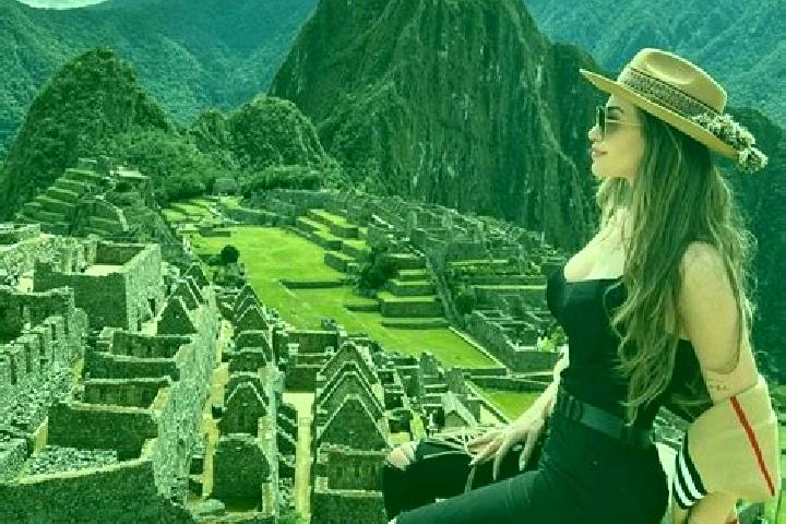 Penelope, 29 — Escort in Limon Chiquito, Mexico
