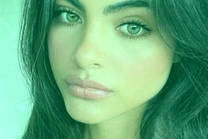 Penelope, 30, a brunette green-eyed middle eastern companion based in Castelvetro Piacentino. Offering Deep French Kissing, BDSM, Prostate Massage, 69, CIM. ...