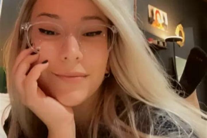 Penelope, 31, a blonde dark-eyed mixed companion based in Wulipu. Offering Travel Companion, Party Girl, Erotic Massage. Available for incall and outcall, ov...