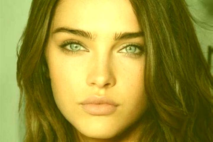 Penelope, 31, a brunette green-eyed mixed companion based in Iannassi-Bosco Perrotta. Offering Roleplay, Travel Companion, Girlfriend Experience. Available f...