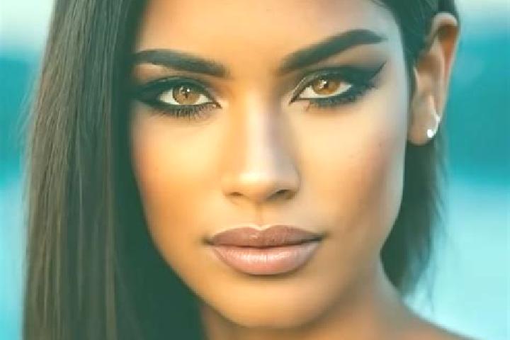 Penelope, 31, a chestnut hazel-eyed latina companion based in Chauconin-Neufmontiers. Offering GFE, Girlfriend Experience, Prostate Massage. Available for in...