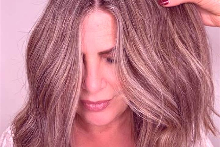 Penelope, 32, a dark blonde grey-eyed caribbean companion based in Saint-Satur. Offering Tantra, Domination, Travel Companion, Striptease. Available for inca...
