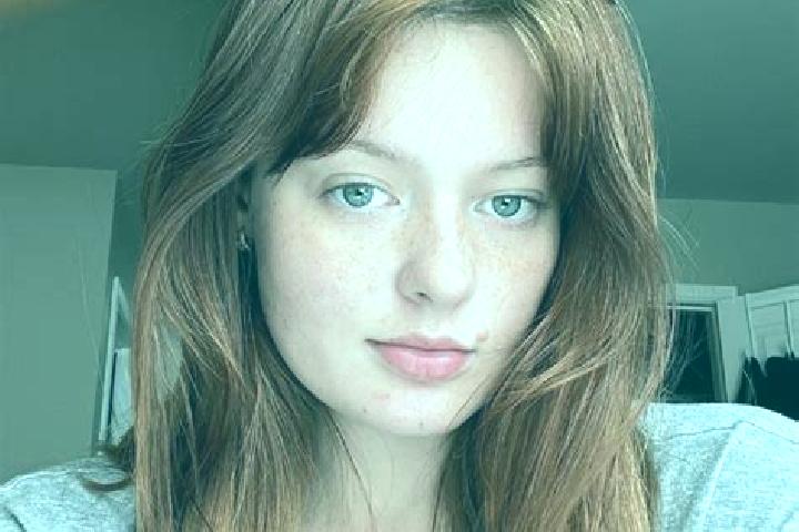 Penelope, 32, a red brown-eyed european companion based in Dakota Ridge. Offering Massage, Erotic Massage, Girlfriend Experience, Domination. Available for i...