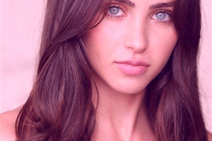 Penelope, 33, a brunette dark-eyed middle eastern companion based in Cirukem. Offering Striptease, Fetish, Party Girl, Erotic Massage. Available for incall a...