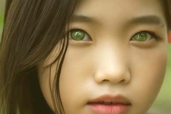 Penelope, 34, a black green-eyed asian companion based in Roosendaal. Offering BDSM, GFE, OWO. Available for incall and outcall, day and evening dates.