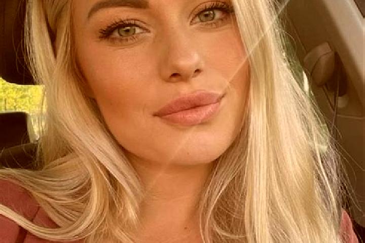 Penelope, 34, a blonde hazel-eyed mediterranean companion based in Martinsicuro. Offering CIM, Tantra, Prostate Massage, Erotic Massage. Available for incall...