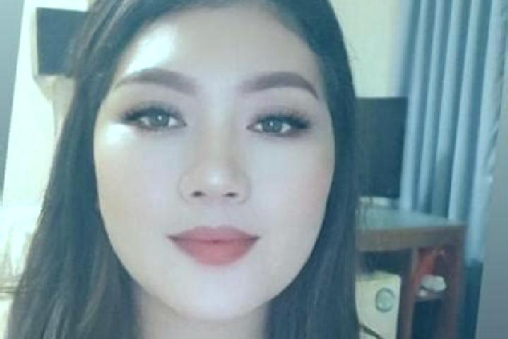 Penelope, 34, a dark blonde dark-eyed asian companion based in Geneva. Offering Domination, CIM, OWO. Available for incall and outcall, day and evening dates.
