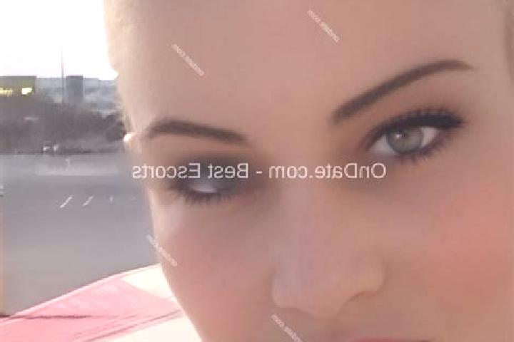 Penelope, 34 — Escort in Vian, United States