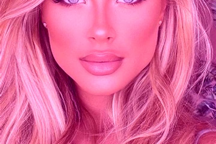Penelope, 35, a blonde blue-eyed latina companion based in Valencay. Offering OWO, Tantra. Available for incall and outcall, day and evening dates.