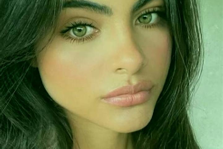 Penelope, 36, a auburn dark-eyed indian companion based in Castelsardo. Offering A-Level, Duos, Massage, Couples, BDSM. Available for incall and outcall, ove...