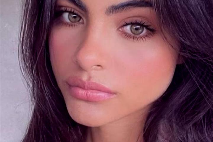 Penelope, 36, a red blue-eyed indian companion based in Cubells. Offering Party Girl, Striptease, OWO. Available for incall and outcall, overnight bookings a...
