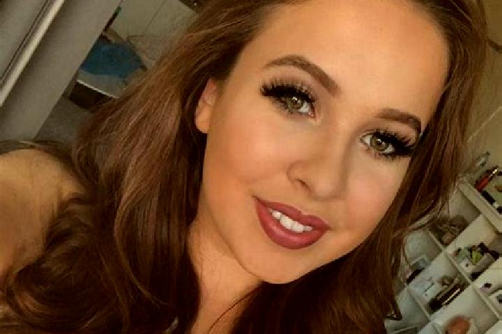 Penelope, 36, a red grey-eyed latina companion based in Naama. Offering Striptease, Dinner Date, CIM. Available for incall and outcall, overnight bookings av...