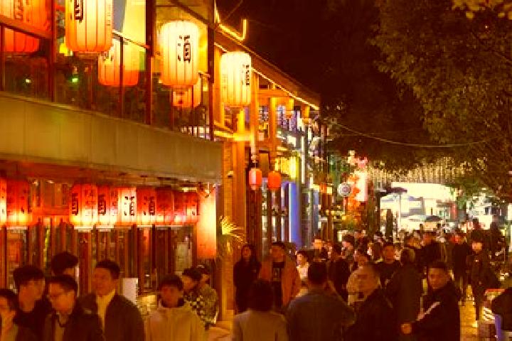 Penelope, 39 — Escort in Jianshe, China
