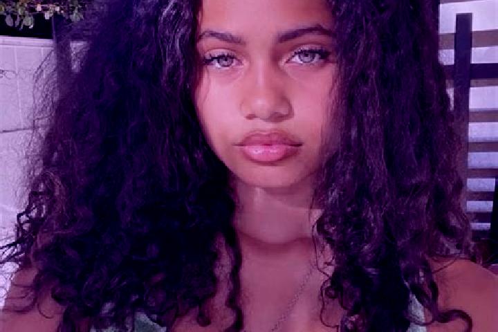Piper, 20, a red green-eyed mixed companion based in Adrano. Offering BDSM, Couples, Erotic Massage. Available for incall and outcall, day and evening dates.