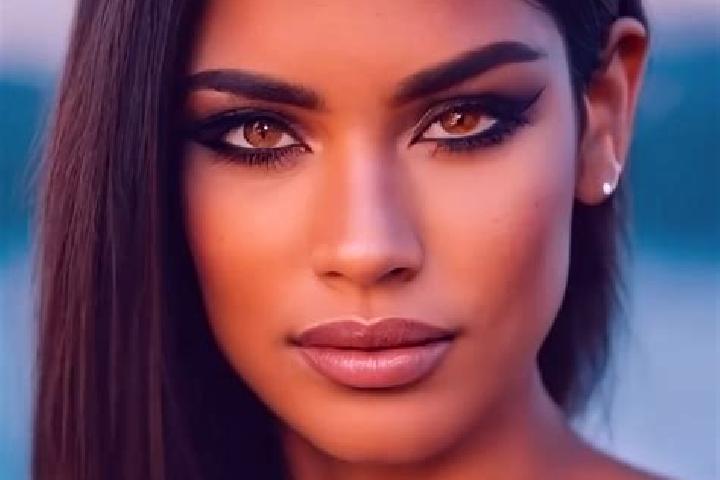 Piper, 21, a auburn amber-eyed latina companion based in Vallinoja. Offering CIM, Tantra, Deep French Kissing. Available for incall and outcall, day and even...