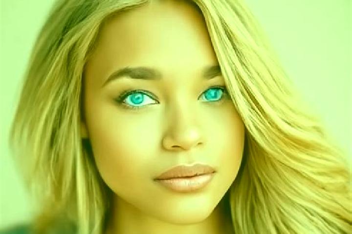 Piper, 21, a blonde blue-eyed latina companion based in Bielawy. Offering Striptease, Massage, BDSM. Available for incall and outcall, day and evening dates.