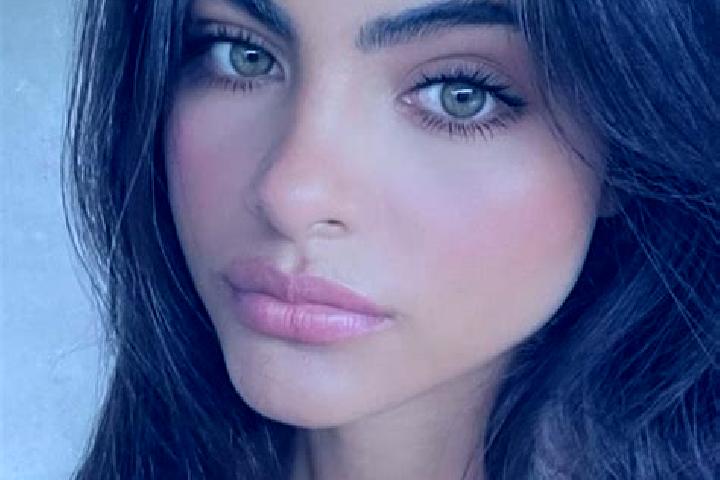 Piper, 21, a brunette dark-eyed middle eastern companion based in Qijing. Offering 69, Domination, A-Level. Available for incall and outcall, day and evening...