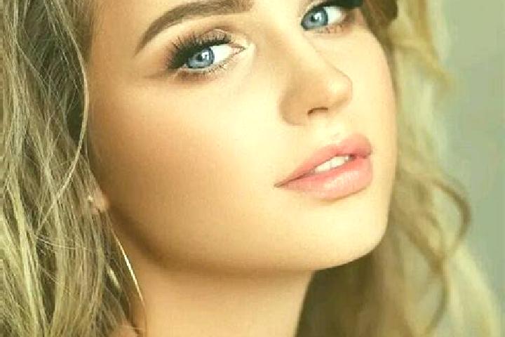 Piper, 21, a dark blonde blue-eyed european companion based in Malovidnoye. Offering Domination, Fetish, Tantra. Available for incall and outcall, day and ev...