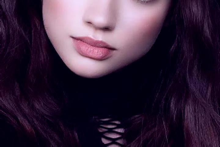 Piper, 22, a brunette dark-eyed caucasian companion based in Zilingpu. Offering 69, Duos, Erotic Massage. Available for incall and outcall, day and evening d...
