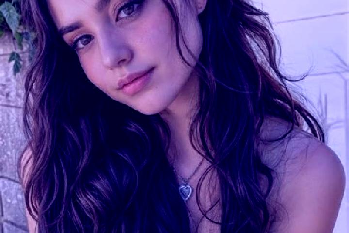 Piper, 23, a auburn amber-eyed latina companion based in Tribogna. Offering Prostate Massage, OWO, Fetish. Available for incall and outcall, overnight bookin...