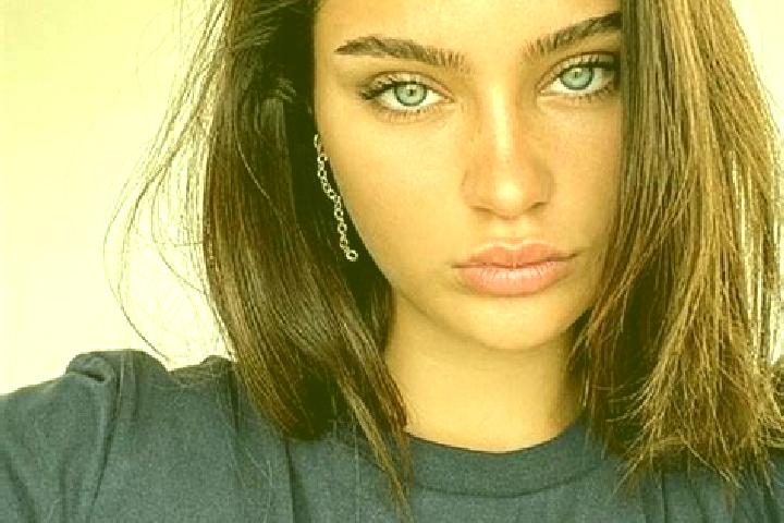 Piper, 23, a brunette blue-eyed mixed companion based in Everly. Offering CIM, Deep French Kissing, Domination, Fetish, Party Girl. Available for incall and ...