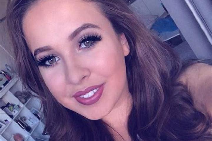 Piper, 24, a auburn dark-eyed mediterranean companion based in Ratowice. Offering Deep French Kissing, Erotic Massage, Overnight, Dinner Date. Available for ...
