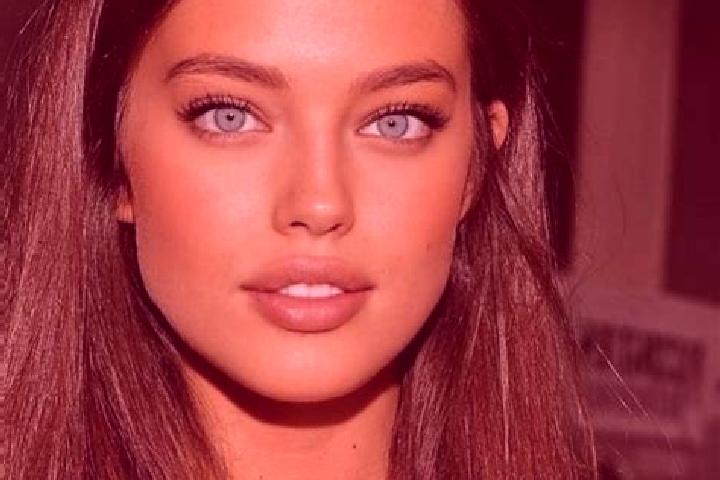 Piper, 24, a chestnut green-eyed mediterranean companion based in San Benito. Offering Massage, Deep French Kissing, GFE, Fetish. Available for incall and ou...