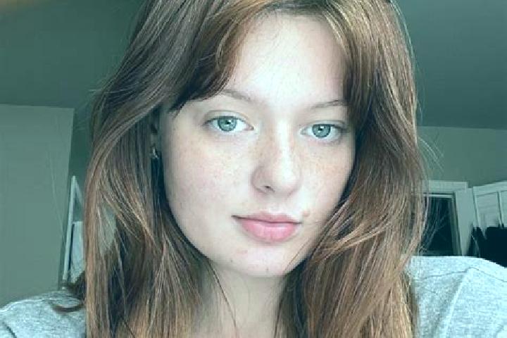 Piper, 24, a red grey-eyed caucasian companion based in Bridgman. Offering CIM, Girlfriend Experience, A-Level, Party Girl. Available for incall and outcall,...