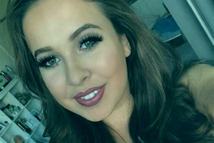 Piper, 25, a auburn brown-eyed caucasian companion based in Schweighouse-sur-Moder. Offering Overnight, BDSM, CIM. Available for incall and outcall, day and ...