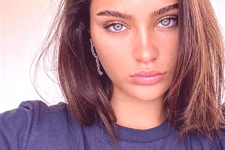 Piper, 25, a brunette dark-eyed slavic companion based in Decan. Offering Massage, Party Girl, Tantra. Available for incall and outcall, day and evening dates.