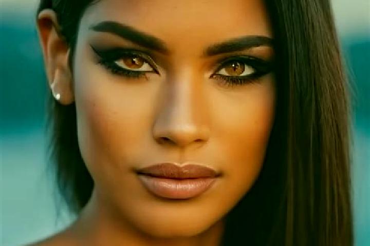 Piper, 25, a red dark-eyed latina companion based in Varoska Rijeka. Offering Party Girl, GFE, Overnight, Tantra. Available for incall and outcall, day and e...