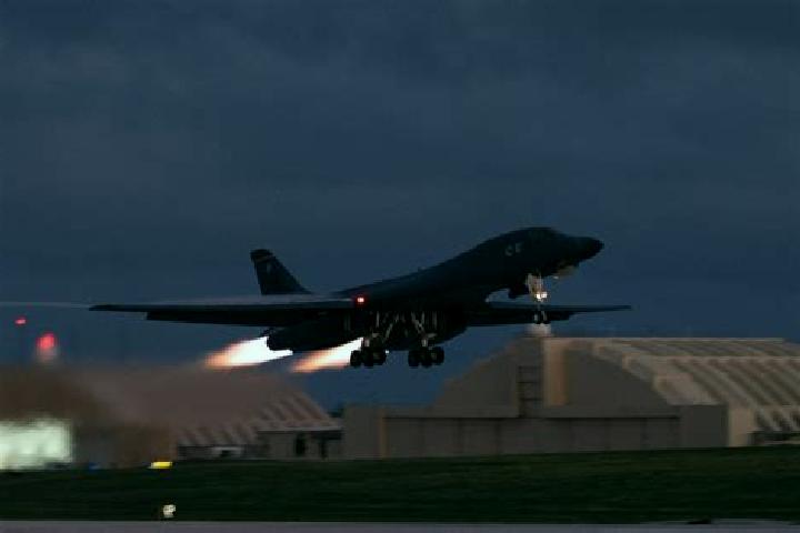 Piper, 25 — Escort in Ellsworth Air Force Base, United States