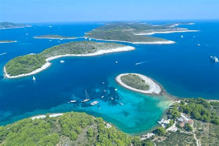 Piper, 25 — Escort in Vlaka, Croatia