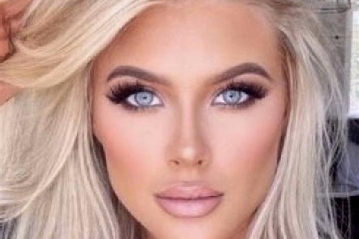 Piper, 26, a platinum blonde green-eyed asian companion based in Bennettsbridge. Offering Striptease, Dinner Date, Duos. Available for incall and outcall, ov...