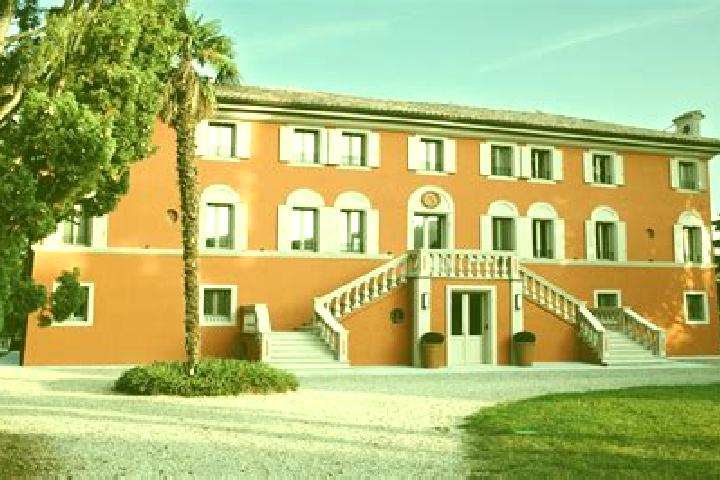 Piper, 26 — Escort in Roncolo, Italy