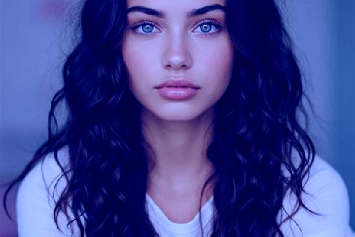 Piper, 27, a brunette amber-eyed mediterranean companion based in Heroyske. Offering Party Girl, BDSM, GFE, Couples, Deep French Kissing. Available for incal...