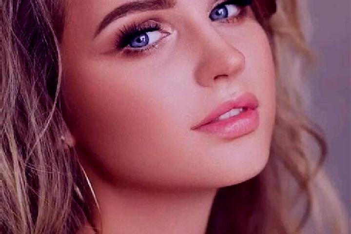 Piper, 27, a dark blonde blue-eyed european companion based in Collooney. Offering 69, Tantra. Available for incall and outcall, overnight bookings available.