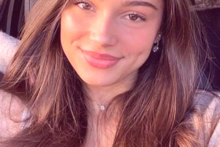 Piper, 30, a chestnut hazel-eyed mediterranean companion based in Starovelichkovskaya. Offering Striptease, A-Level, Erotic Massage, Prostate Massage, Travel...