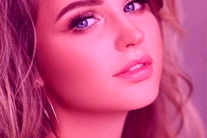 Piper, 30, a dark blonde blue-eyed european companion based in Uscio. Offering Deep French Kissing, OWO, Overnight. Available for incall and outcall, overnig...