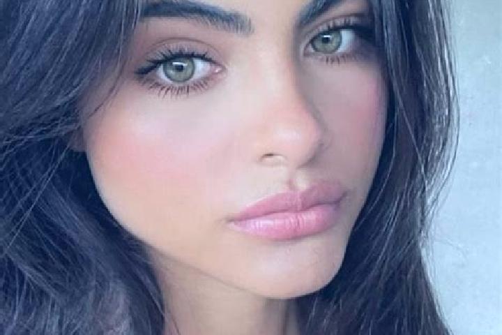 Piper, 31, a brunette green-eyed caucasian companion based in Tupadly. Offering GFE, Dinner Date, Erotic Massage, Duos, Striptease. Available for incall and ...