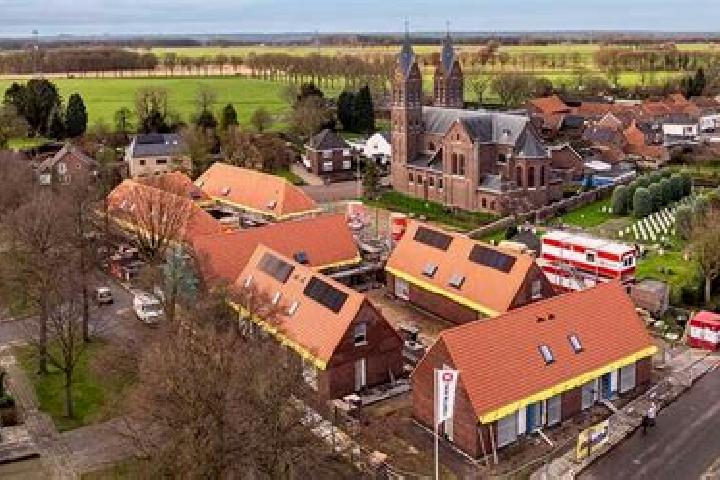 Piper, 32 — Escort in Einighausen, Netherlands