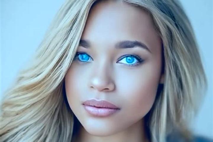 Piper, 34, a blonde blue-eyed latina companion based in Huertas. Offering 69, Erotic Massage, Massage. Available for incall and outcall, day and evening dates.
