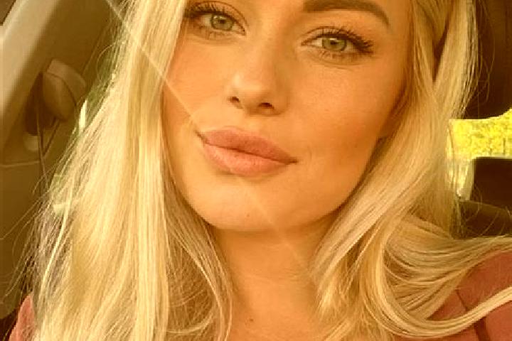 Piper, 34, a blonde hazel-eyed ebony companion based in Otaniemi. Offering Massage, Dinner Date, Erotic Massage. Available for incall and outcall, day and ev...