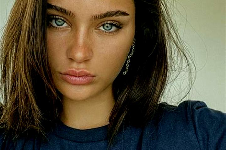 Piper, 34, a brunette brown-eyed slavic companion based in Elifoglu. Offering GFE, Tantra, CIM. Available for incall and outcall, overnight bookings available.