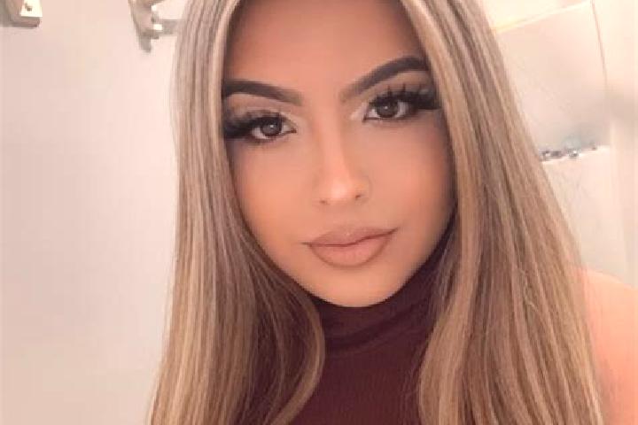 Piper, 35, a blonde dark-eyed latina companion based in Laofangzi. Offering Massage, Fetish, Roleplay. Available for incall and outcall, overnight bookings a...