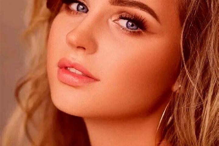 Piper, 35, a dark blonde blue-eyed asian companion based in Sants. Offering OWO, Girlfriend Experience, Striptease, Travel Companion, BDSM. Available for inc...