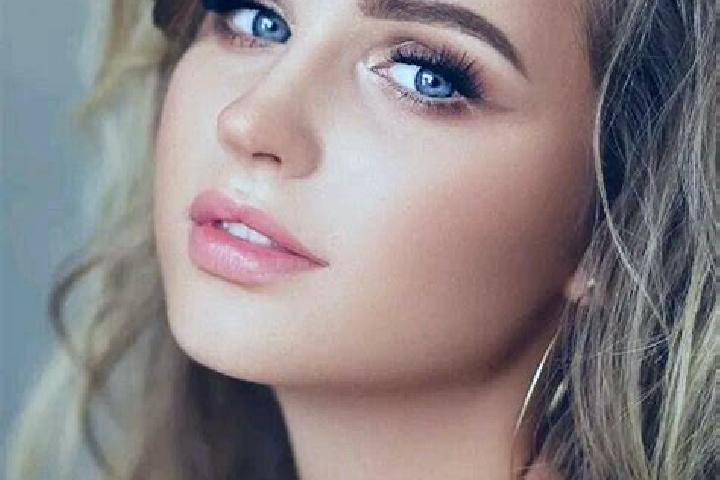 Piper, 35, a dark blonde blue-eyed asian companion based in Wenzhou. Offering Travel Companion, Deep French Kissing, Girlfriend Experience. Available for inc...