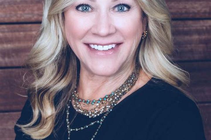 Piper, 35 — Escort in Tolono, United States